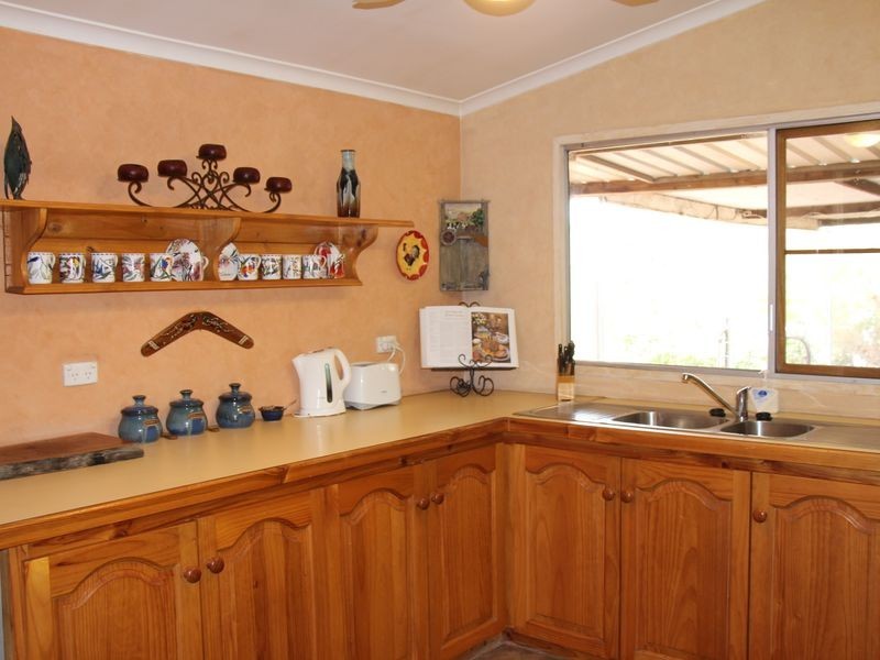 32 Davies Road, Toodyay WA 6566