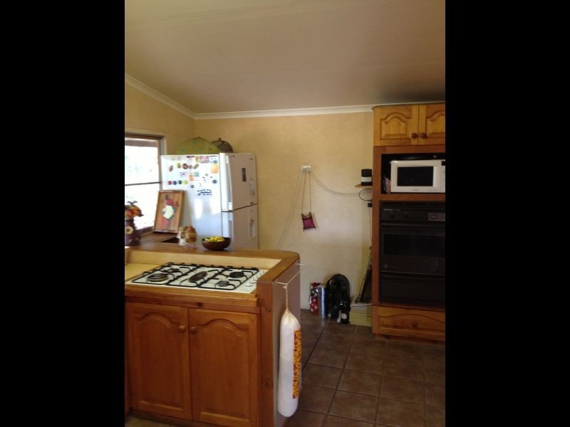 32 Davies Road, Toodyay WA 6566