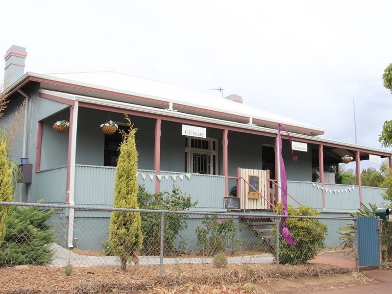 61 Stirling Tce, Toodyay WA 6566