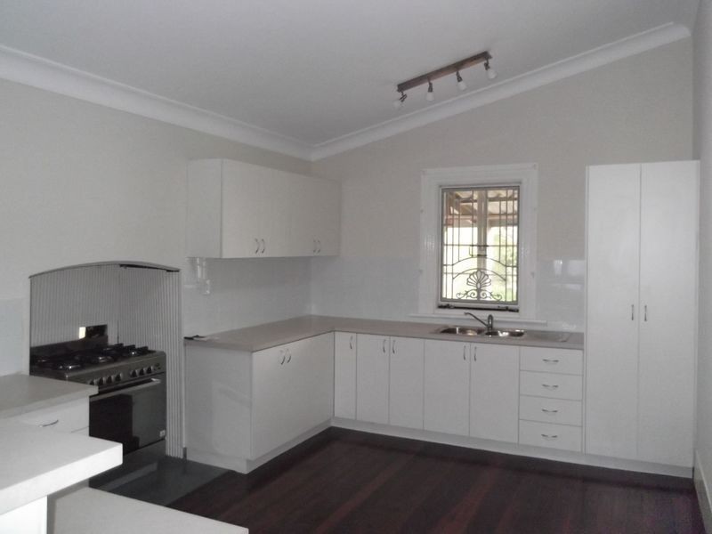 61 Stirling Tce, Toodyay WA 6566