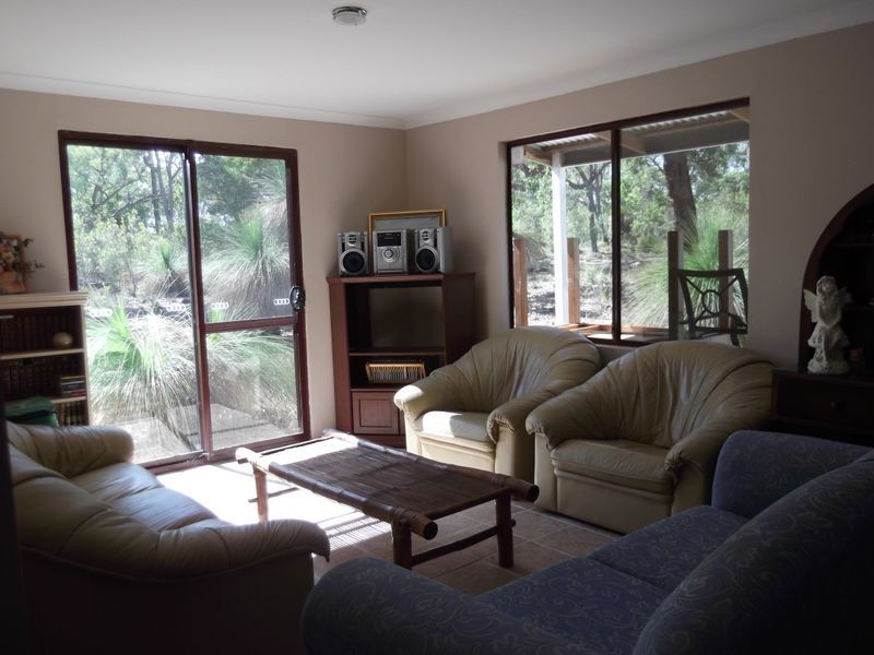 149 Parkland Dr, Toodyay WA 6566