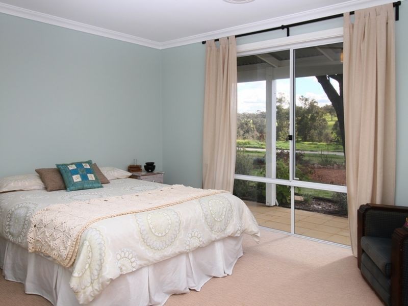 105 Campbell Chase, Bejoording WA 6566