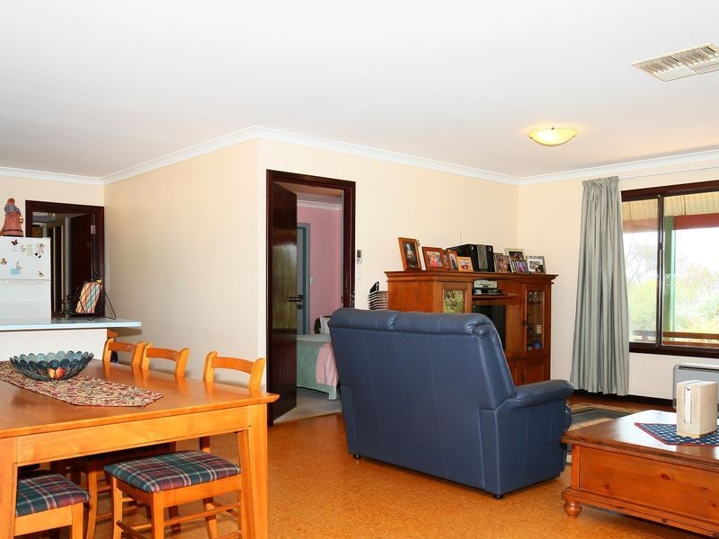 17 BEAUFORT ST, Toodyay WA 6566