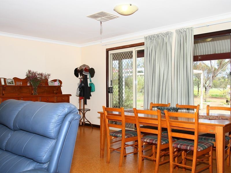 17 BEAUFORT ST, Toodyay WA 6566