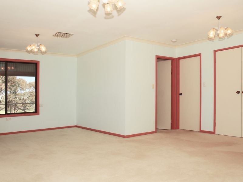 17 BEAUFORT ST, Toodyay WA 6566