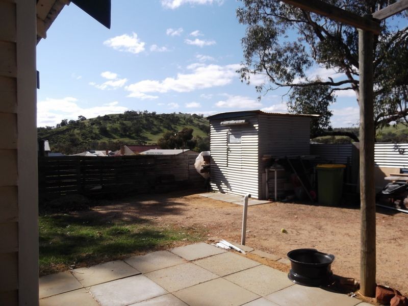 7 ODDFELLOWS ST, Toodyay WA 6566