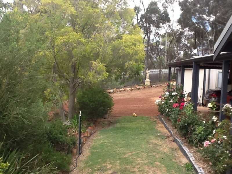 10 Surrey Road, Clackline WA 6564