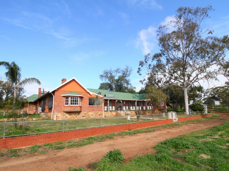 413 Dumbarton Road, Toodyay WA 6566