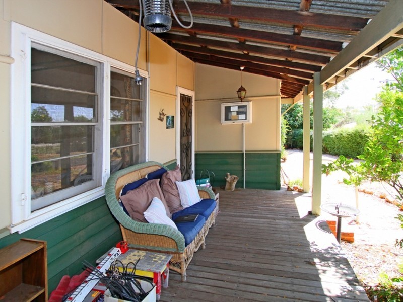 2 Duke Street, Toodyay WA 6566