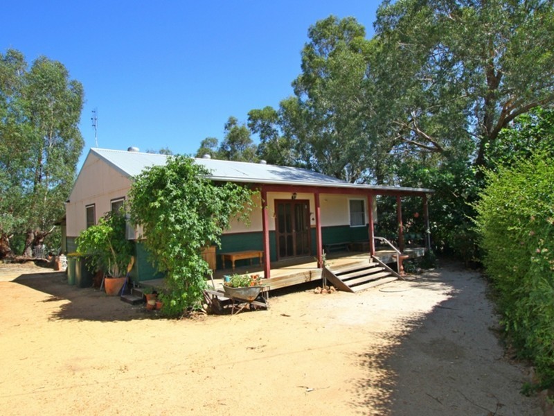 2 Duke Street, Toodyay WA 6566
