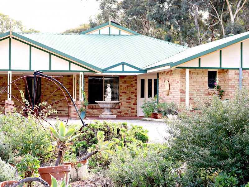 105 STIRLINGIA DRIVE, Toodyay WA 6566