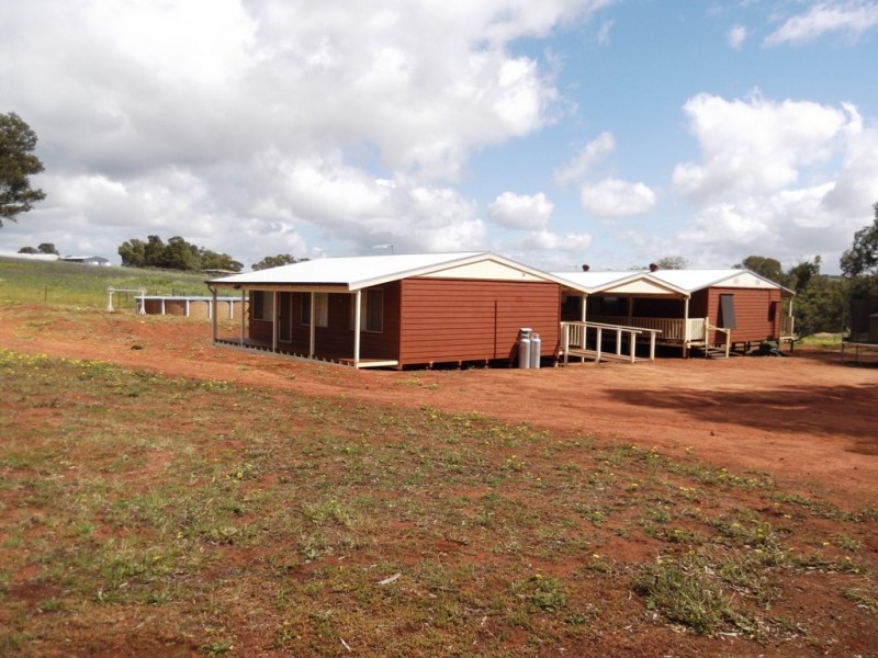 100 Boyagerring Road, Toodyay WA 6566