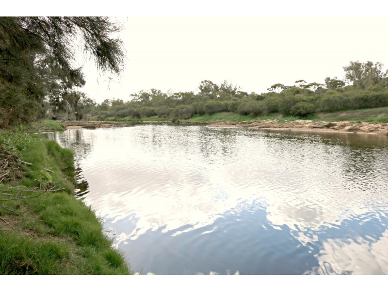 122 Railway Road, Toodyay WA 6566