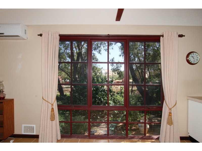 2 Duke Street, Toodyay WA 6566