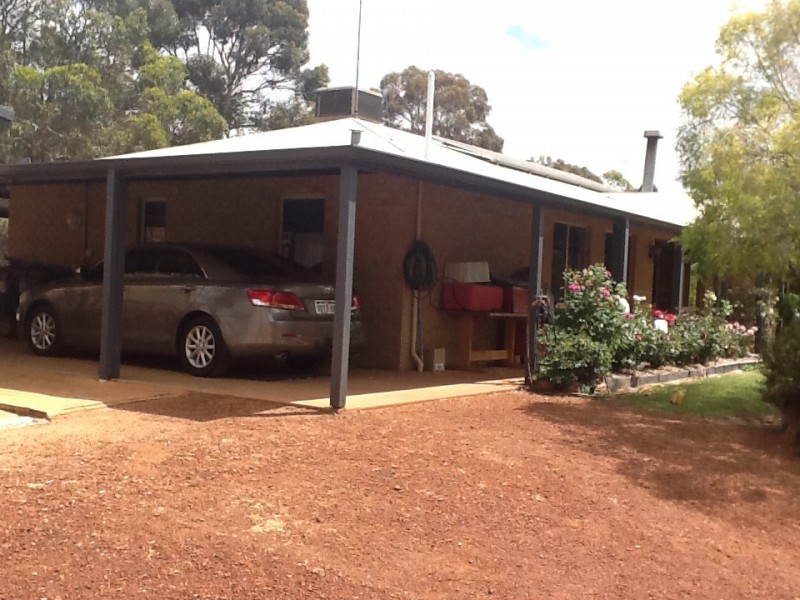 10 Surrey Road, Clackline WA 6564