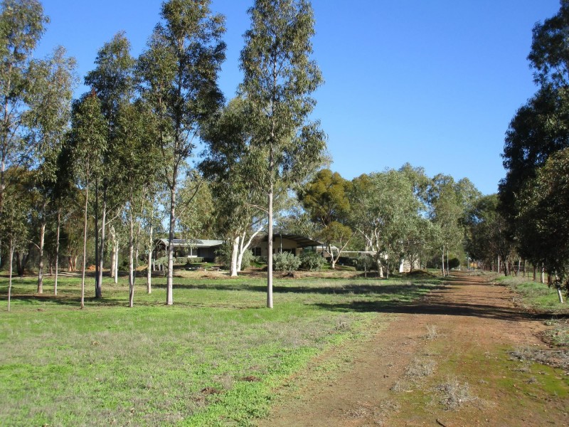 290 Railway Road, Toodyay WA 6566