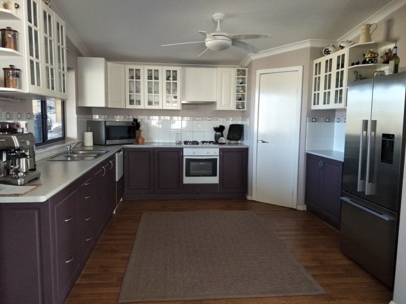 17 Sixth Road, Toodyay WA 6566