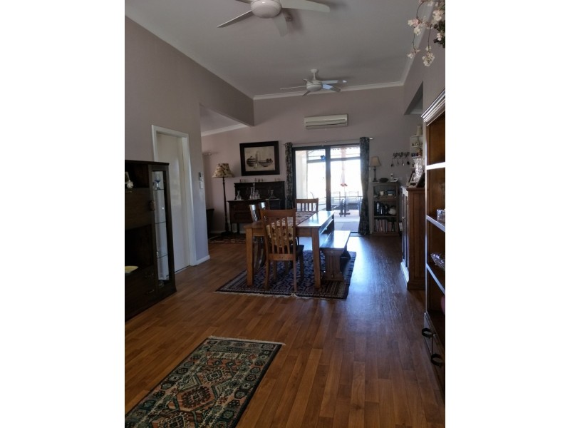 17 Sixth Road, Toodyay WA 6566