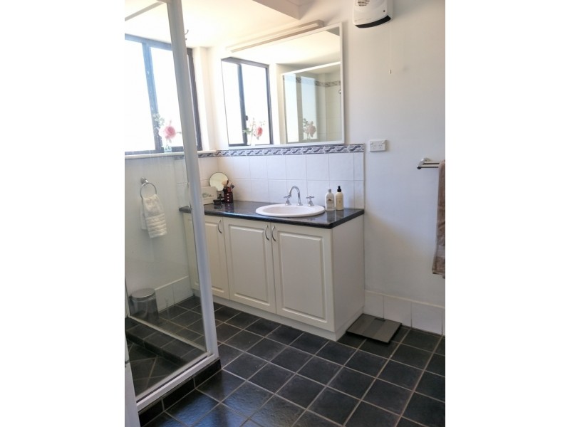 17 Sixth Road, Toodyay WA 6566