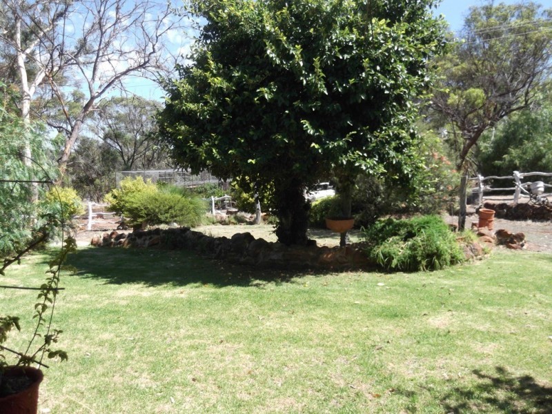 229 Sand Spring Road, Toodyay WA 6566