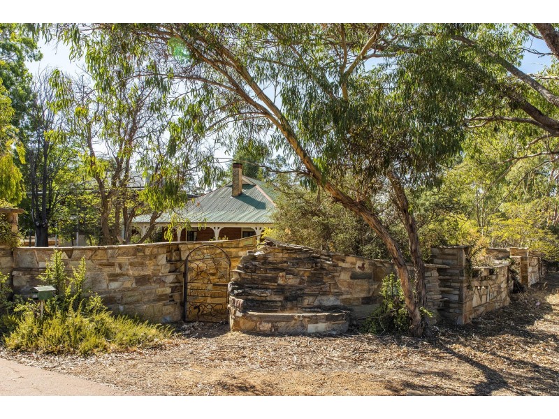 32 Stirling Tce, Toodyay WA 6566