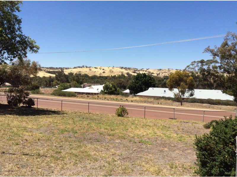 33 Hamersley St, Toodyay WA 6566