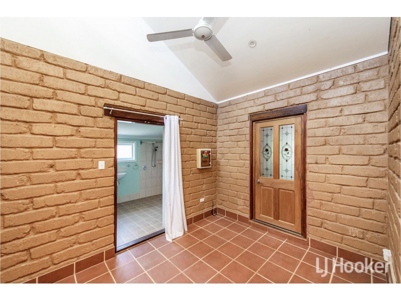 24 Henry Street West, Toodyay WA 6566