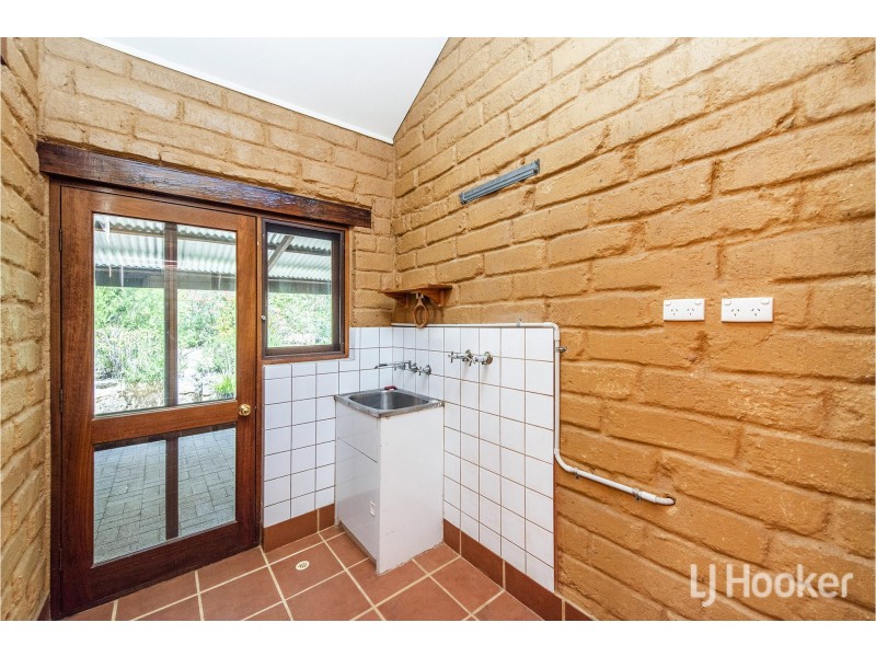 24 Henry Street West, Toodyay WA 6566