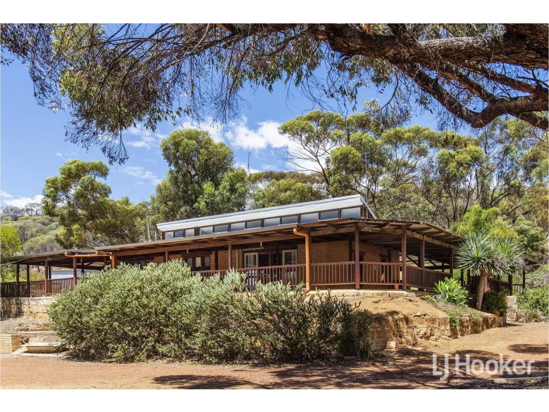 24 Henry Street West, Toodyay WA 6566