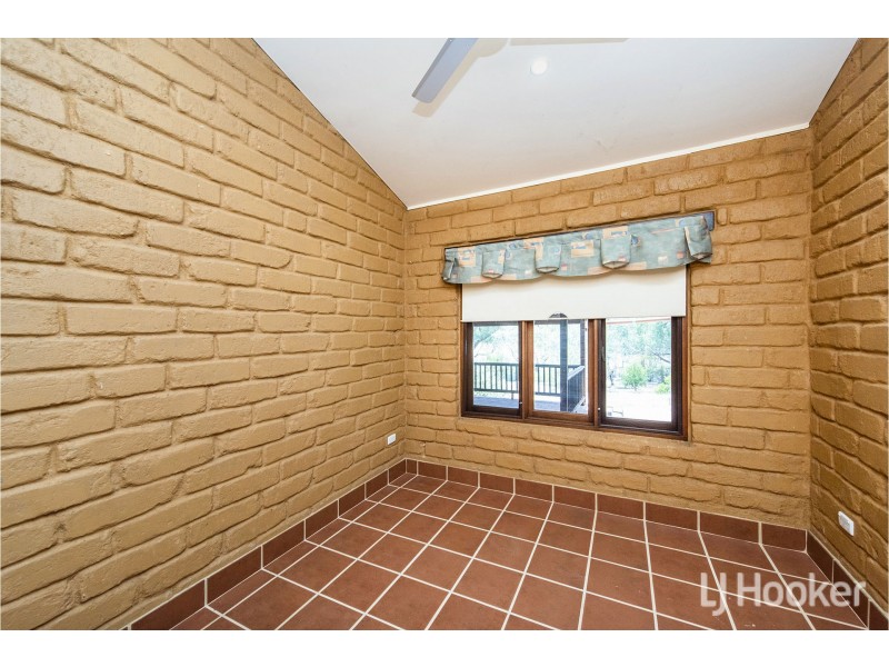 24 Henry Street West, Toodyay WA 6566