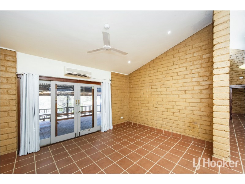 24 Henry Street West, Toodyay WA 6566