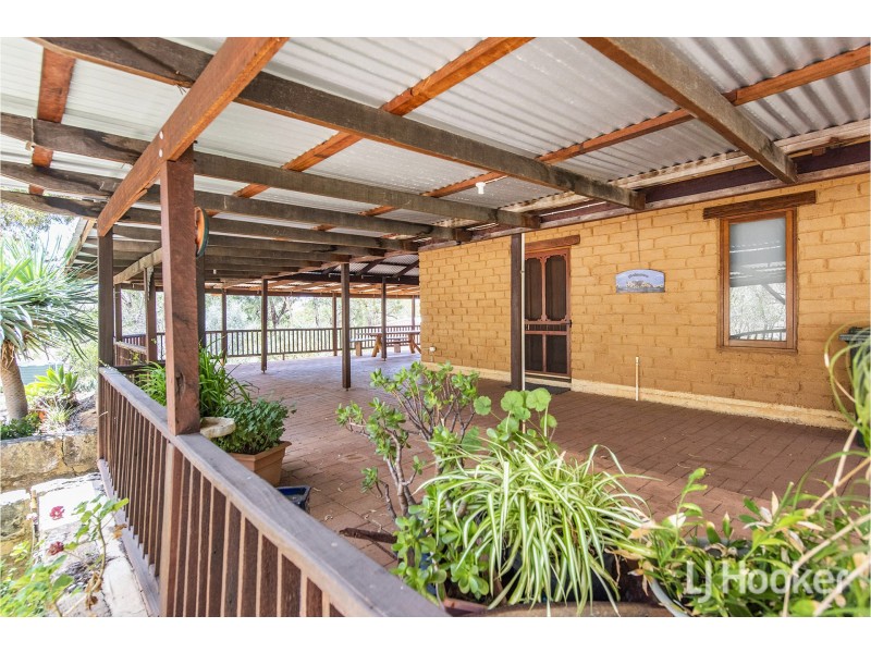 24 Henry Street West, Toodyay WA 6566