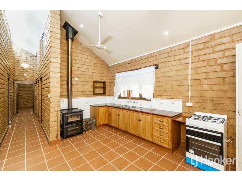 24 Henry Street West, Toodyay WA 6566