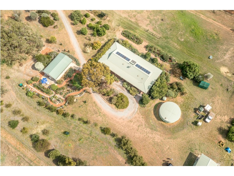 121 (Lot 1 Whitfield Rd, Toodyay WA 6566
