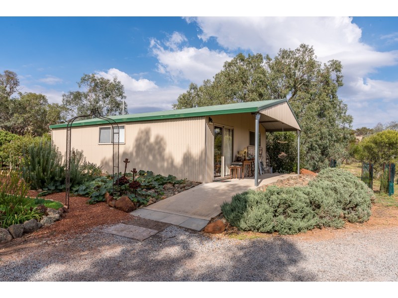 121 (Lot 1 Whitfield Rd, Toodyay WA 6566