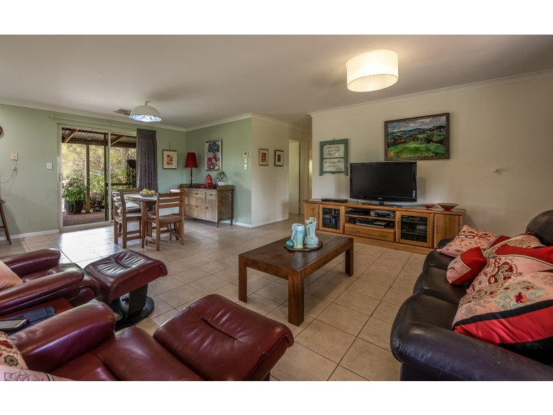 121 (Lot 1 Whitfield Rd, Toodyay WA 6566