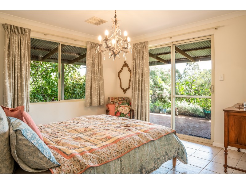 121 (Lot 1 Whitfield Rd, Toodyay WA 6566