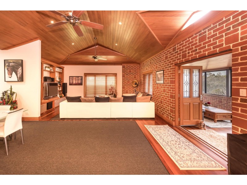 21 Pelican Rise, Chittering WA 6084