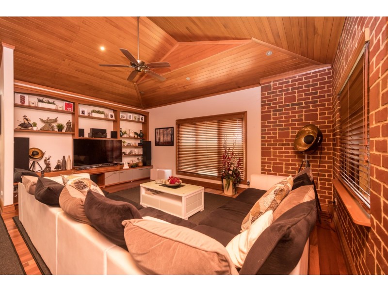 21 Pelican Rise, Chittering WA 6084