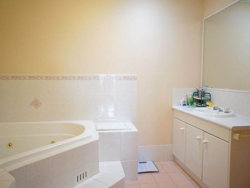 18A NOBLE CLOSE, Kings Langley NSW 2147