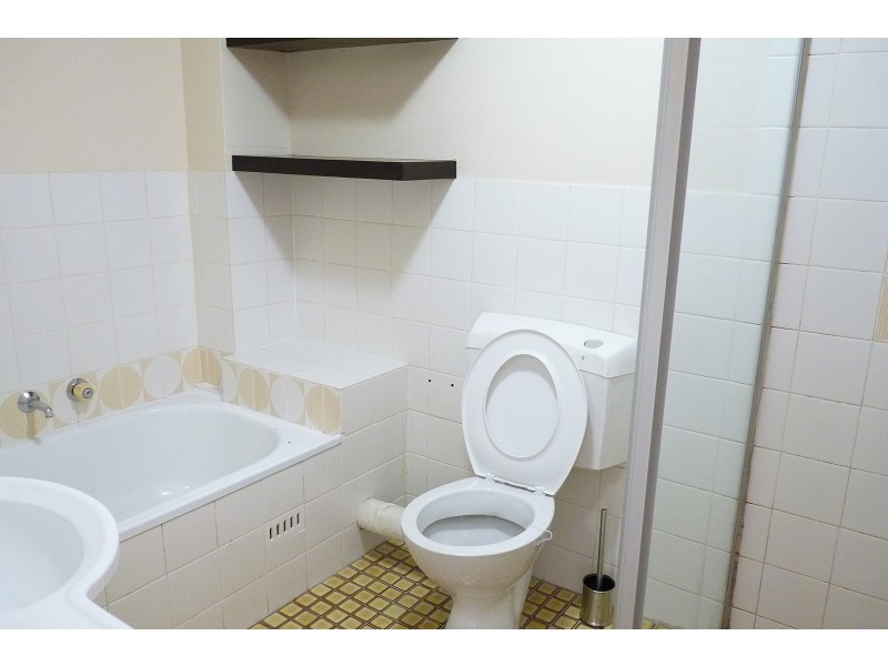 18/12 – 16 Doomben Avenue, Eastwood NSW 2122