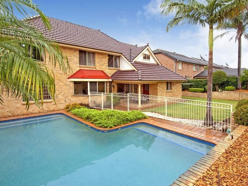 27 Strathalbyn Drive, Oatlands NSW 2117