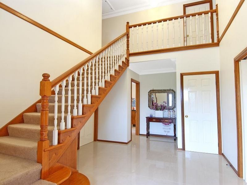 27 Strathalbyn Drive, Oatlands NSW 2117