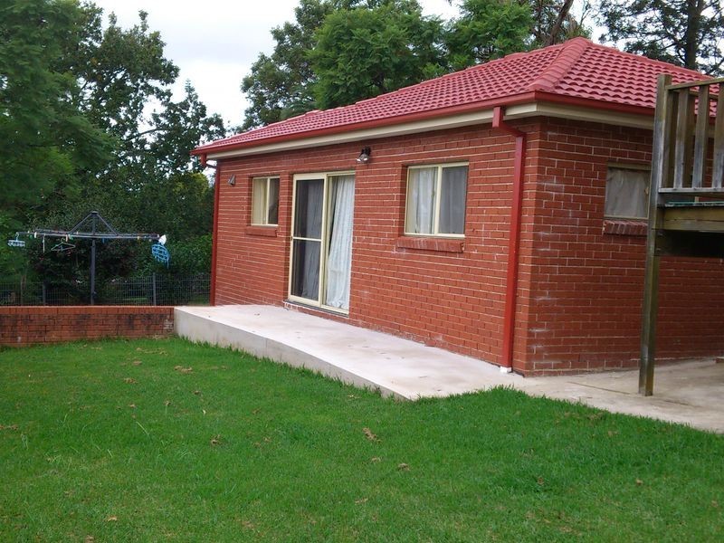 - Eastwood Avenue, Eastwood NSW 2122