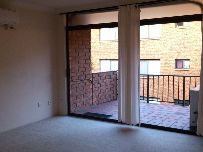 18/12 – 16 Doomben Avenue, Eastwood NSW 2122