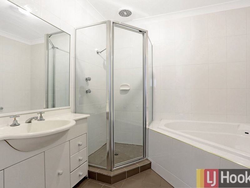 2/125 Oakes Road, Carlingford NSW 2118