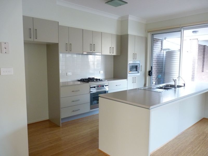 33 Avondale Way, Eastwood NSW 2122