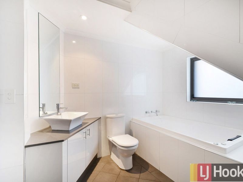 8 Vivyan Close, Denistone NSW 2114