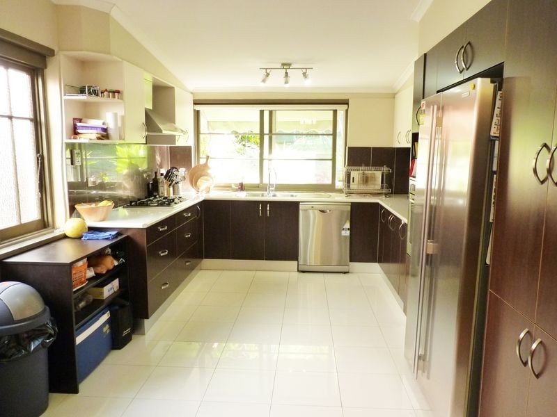 18 Auld Ave, Eastwood NSW 2122