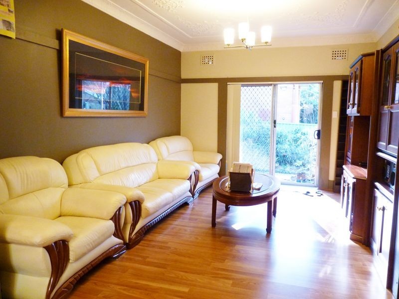 18 Auld Ave, Eastwood NSW 2122